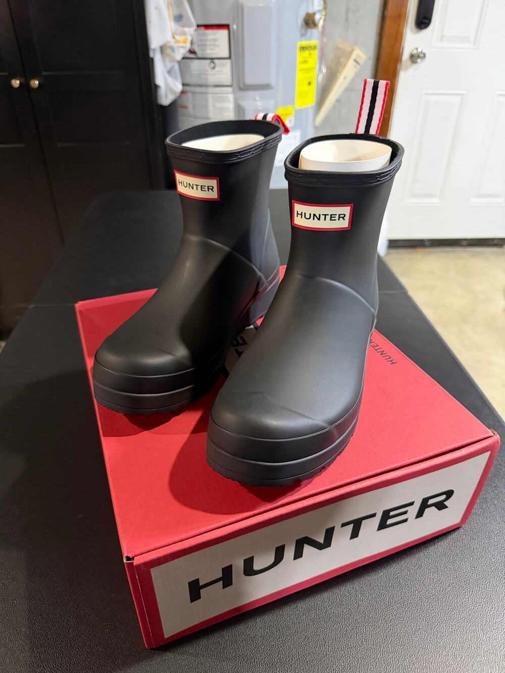 Hunters, Women’s Play Short Boot, black, size 7
